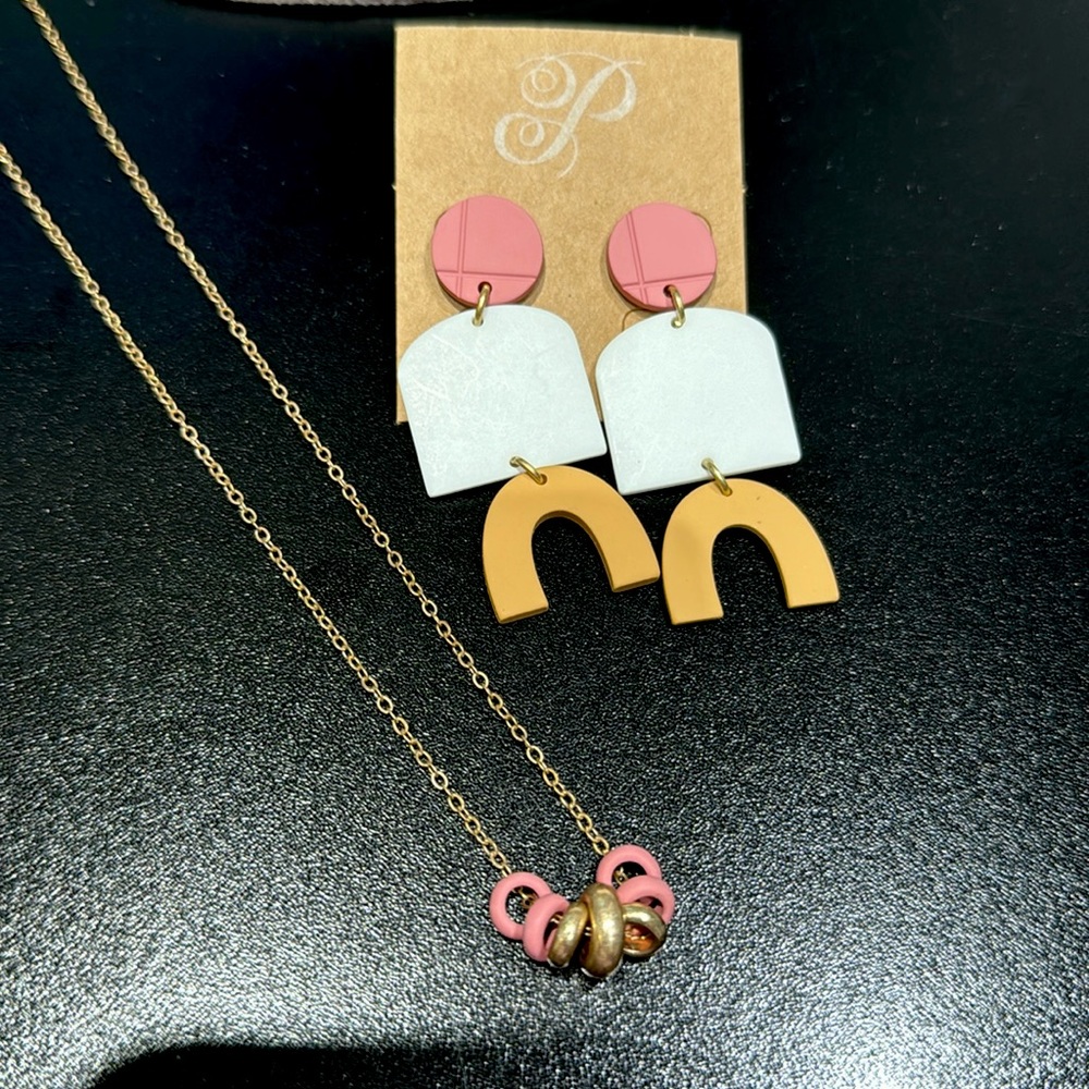 Plunder necklace and earring matching set